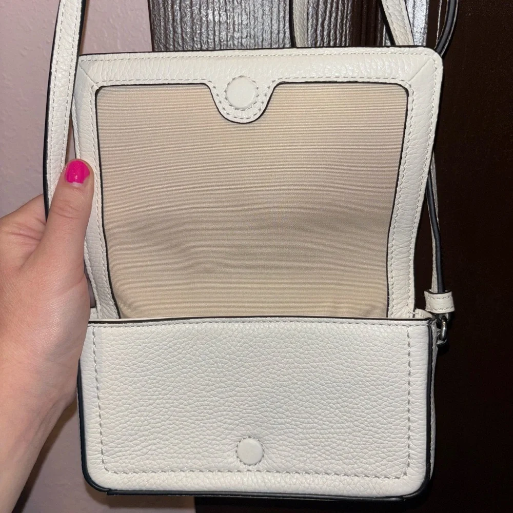 Marc Jacobs Cream Crossbody Bag - Picture 3 of 9